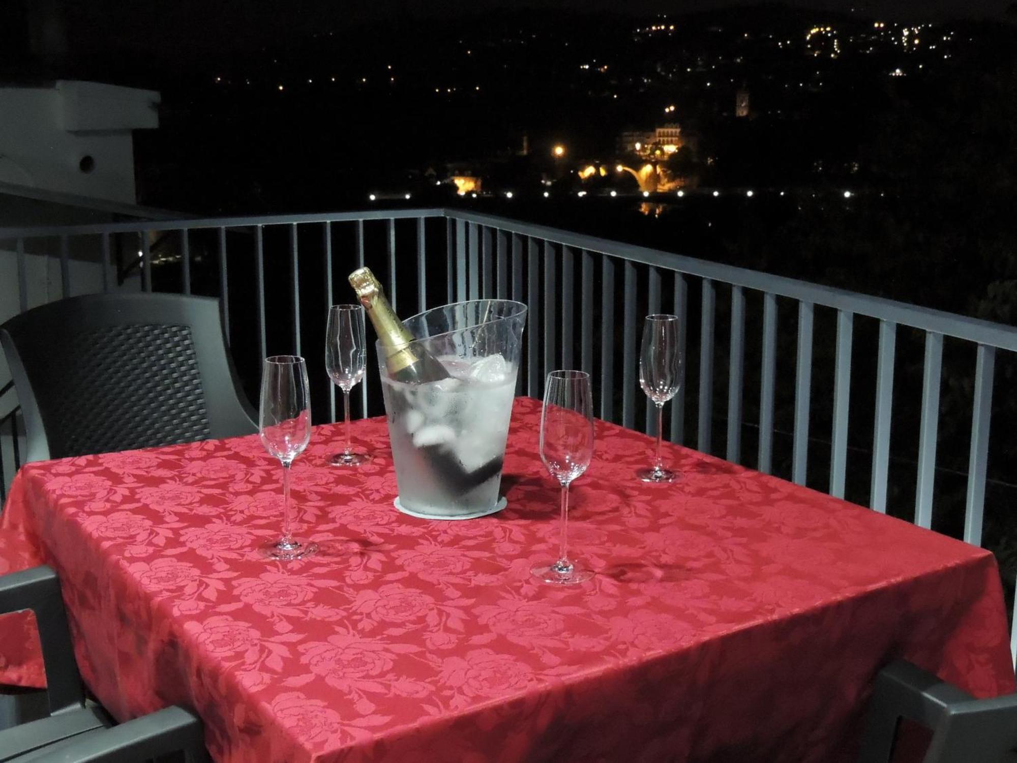 Apartamento Amarante - Vista Sao Goncalo 객실 사진