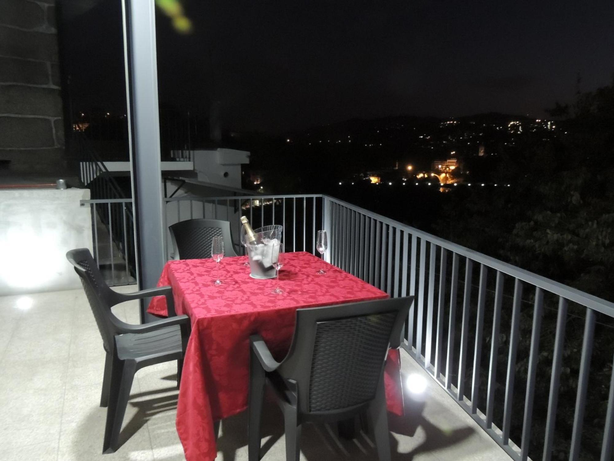 Apartamento Amarante - Vista Sao Goncalo 객실 사진